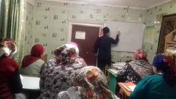 По пятницам обучаются женщины основам религии ислама